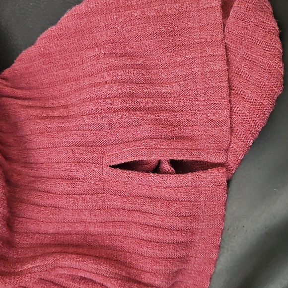 Aritzia Wilfred Free Knit Long Sleeve MockNeck Rib 3D knit Blouse Rasberry Sz L - Picture 3 of 5